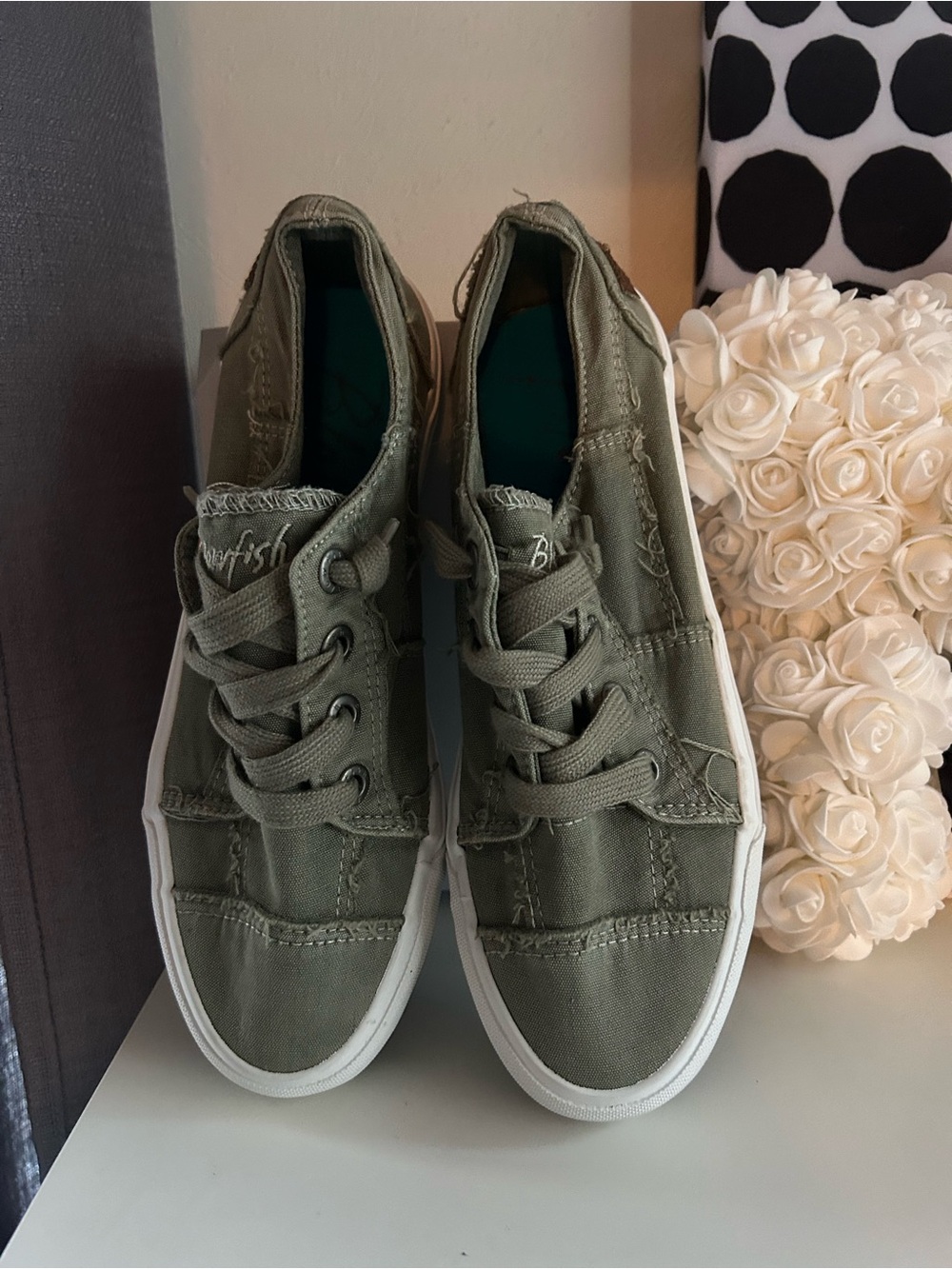 Blowfish Malibu Olive Boat Shoe Slip-On Sneakers. Women’s Size 7